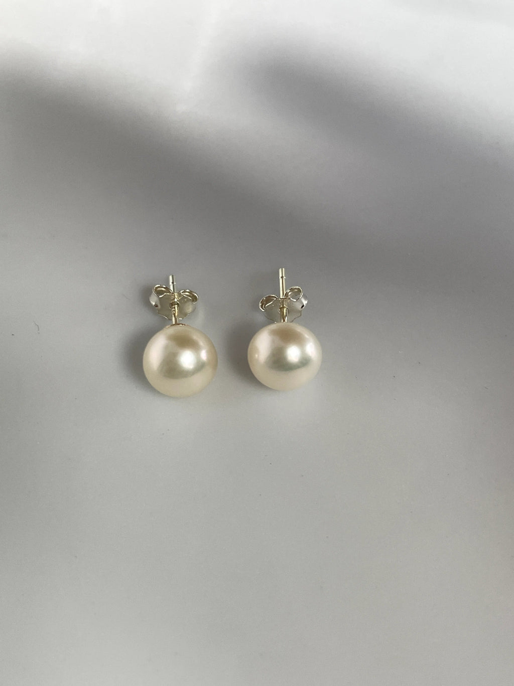 Simple Highlights Round Sliver Pearl Earrings