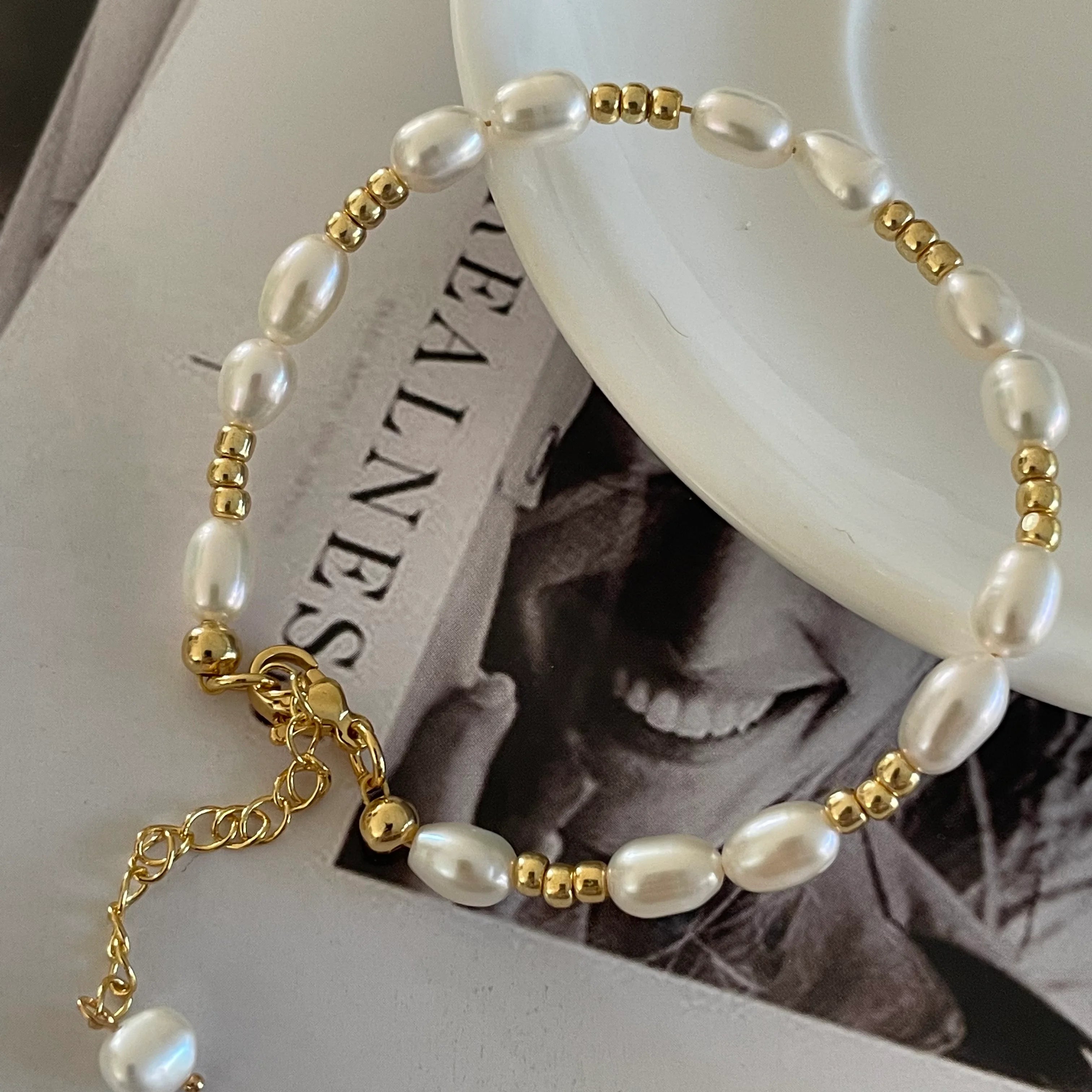 Simple Gold-Pearl Bracelet