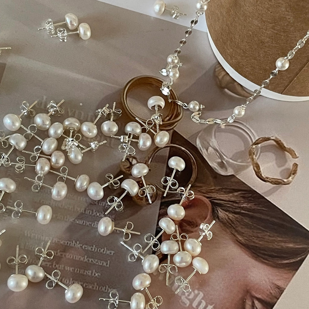 Simple Highlights Round Sliver Pearl Earrings