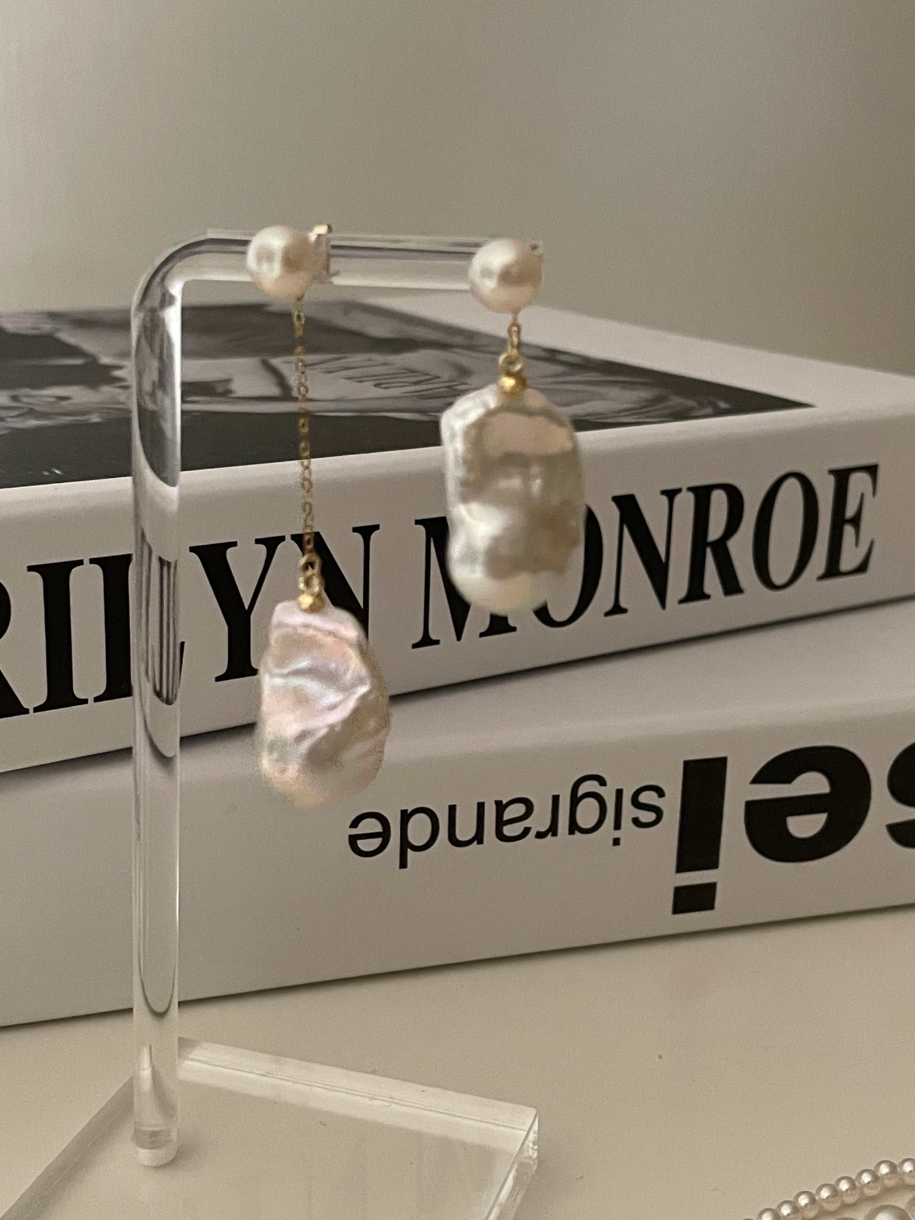 Asymmetrical pearl and  Baroque pendant Earrings