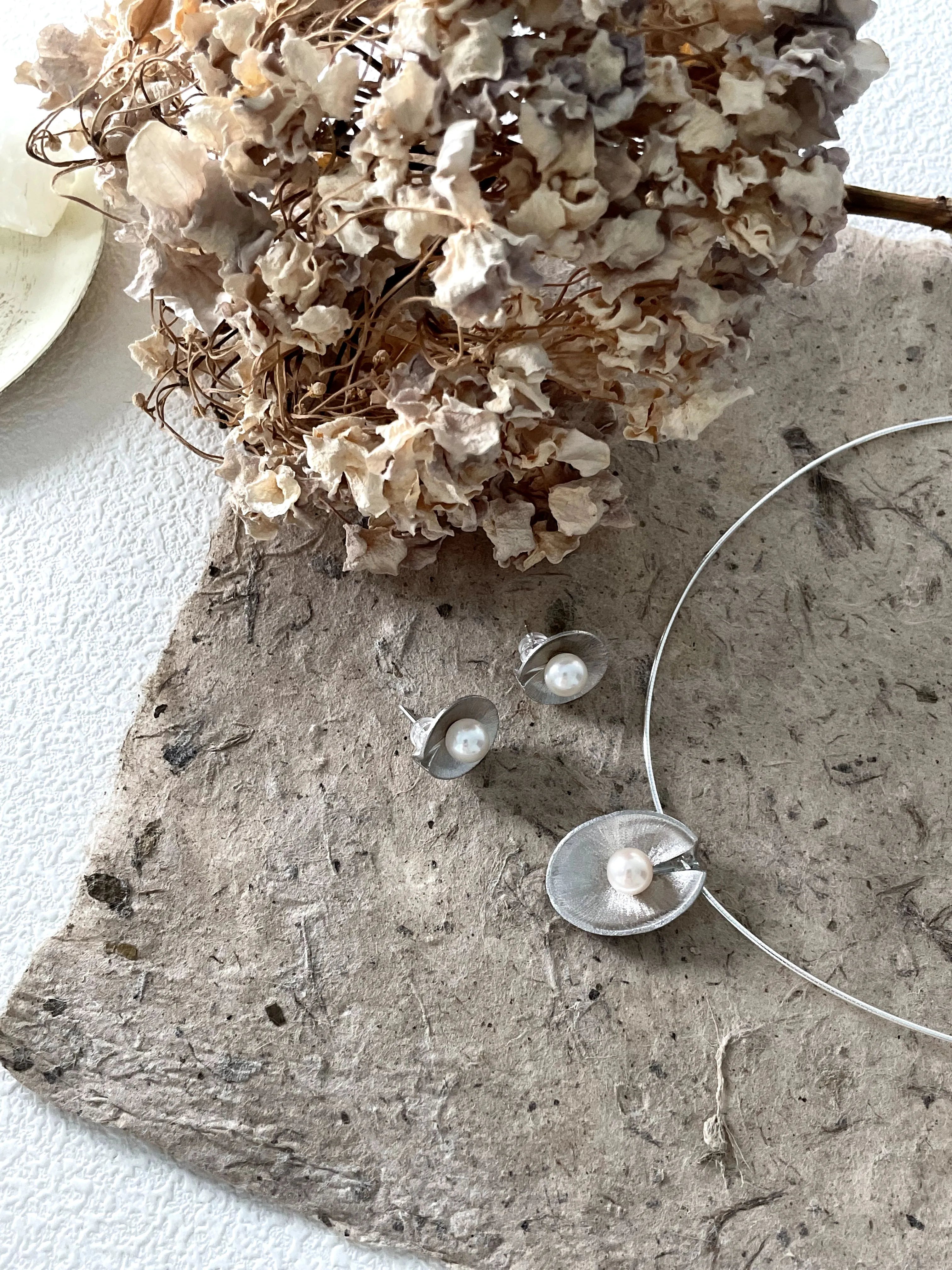 Matte Silver Pearl Nest Earrings