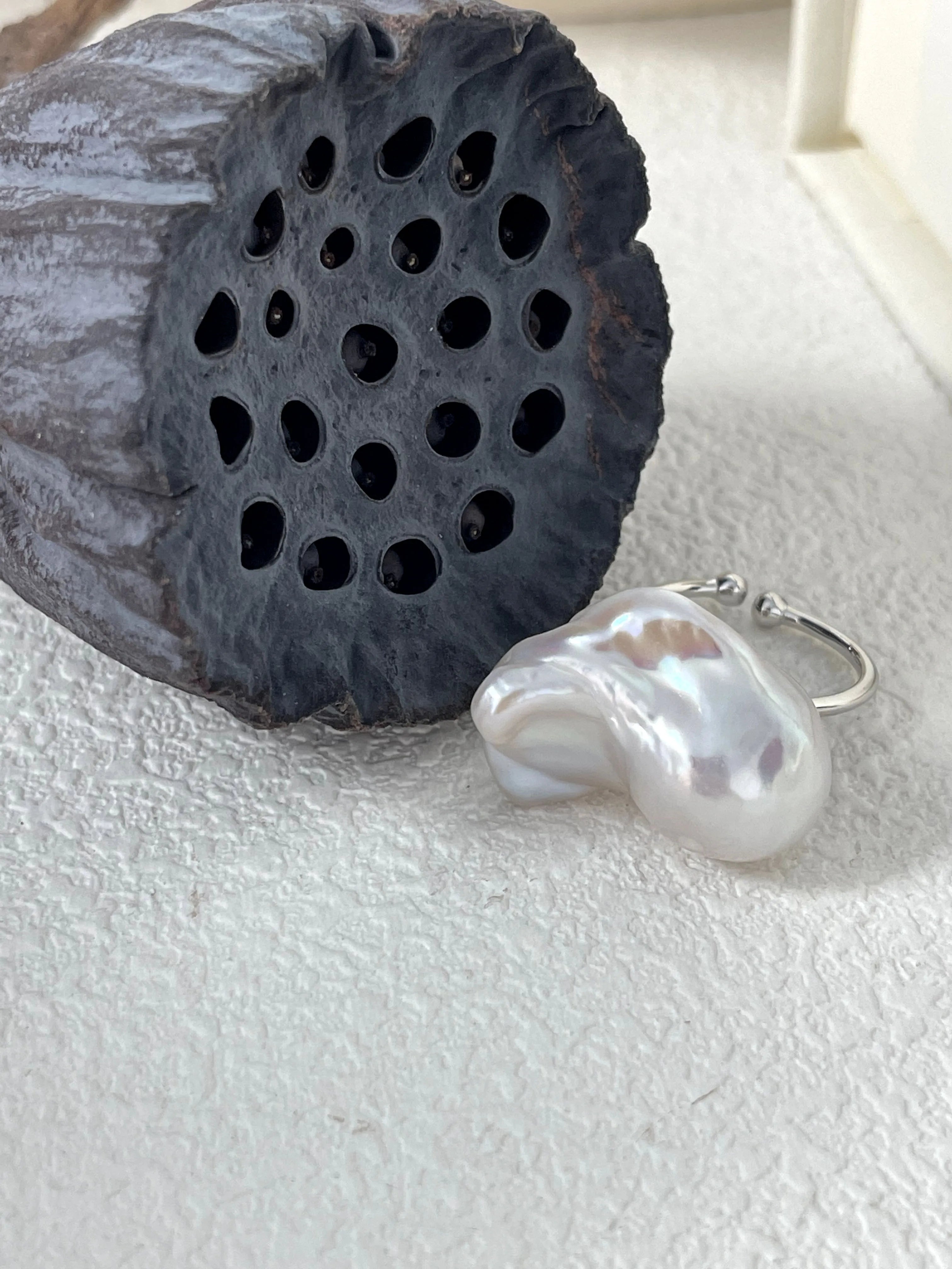 Irregular White Baroque pearls Ring