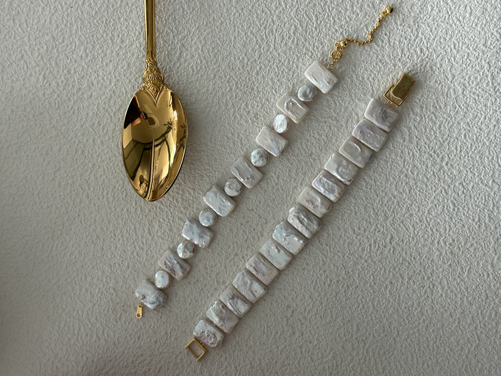 Watch style Baroque Pearls a 18k Gold Plated