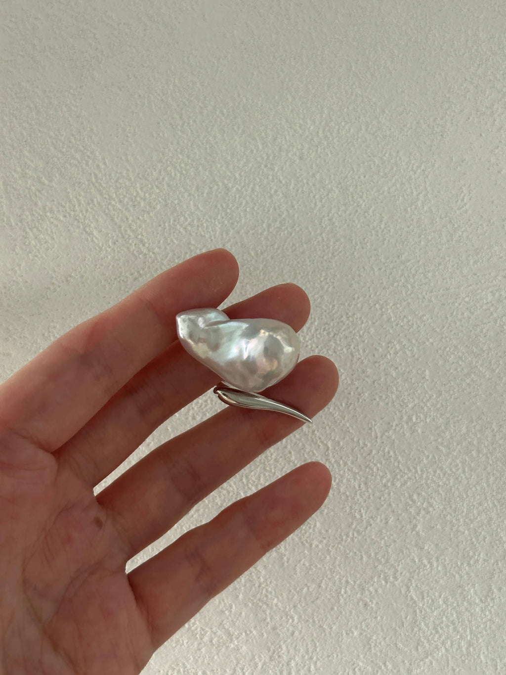 Lone Reef Gleam Baroque Pearl Ring