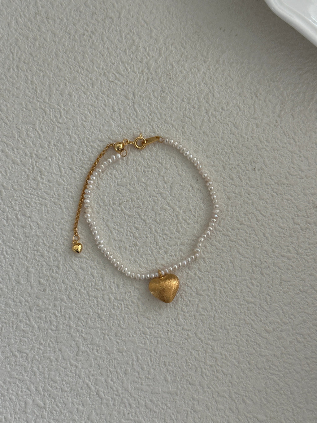 Heart-shaped Pendant Mini Baroque Pearl Bracelet