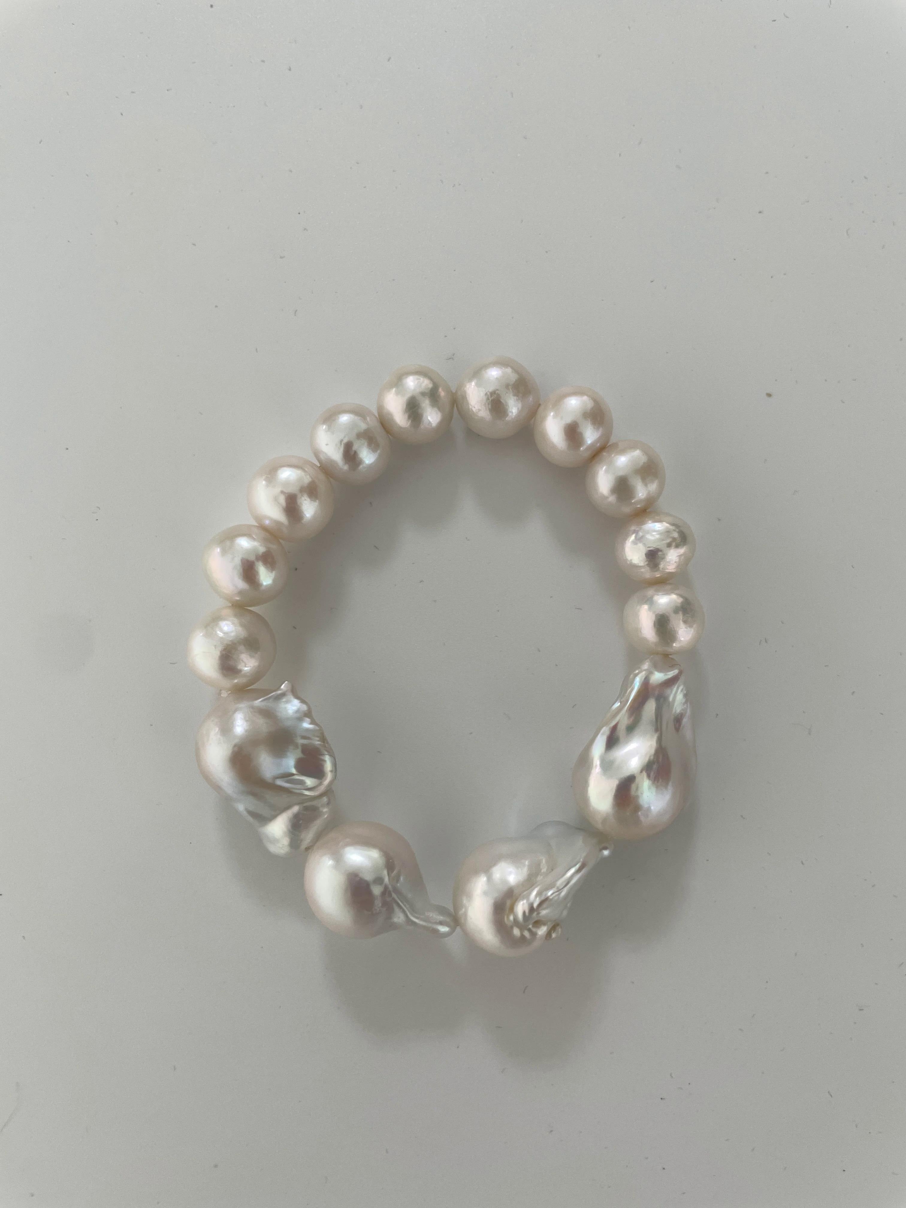 Exquisite Baroque Pearl Bracelet