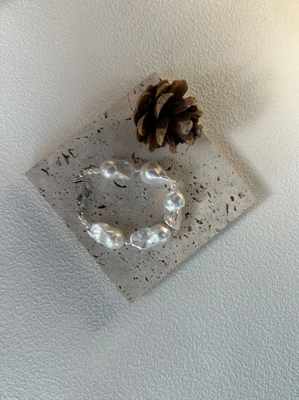 Elegance Baroque Pearl Bracelet