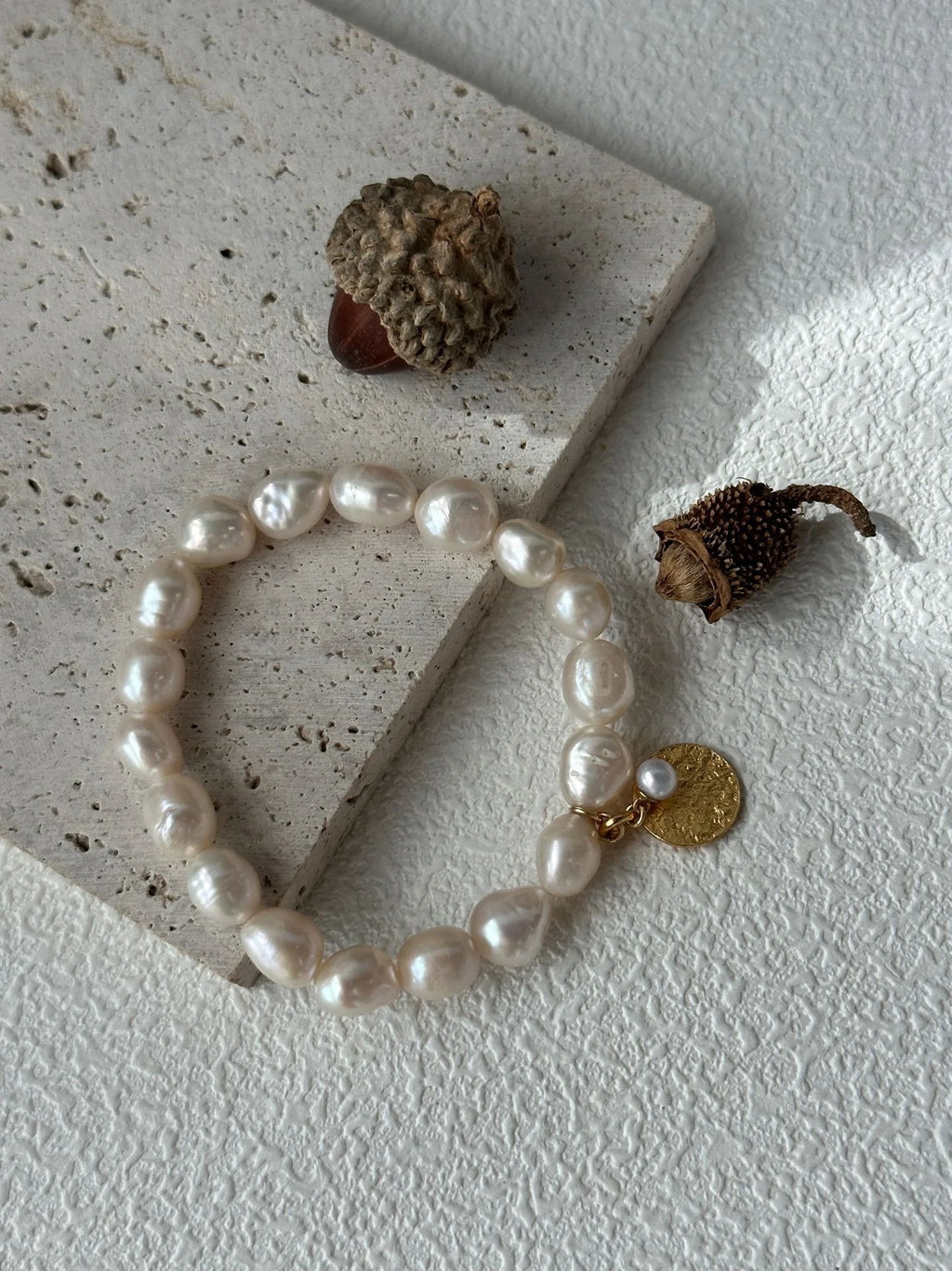 Vintage Gold Pendant Pearl Bracelet