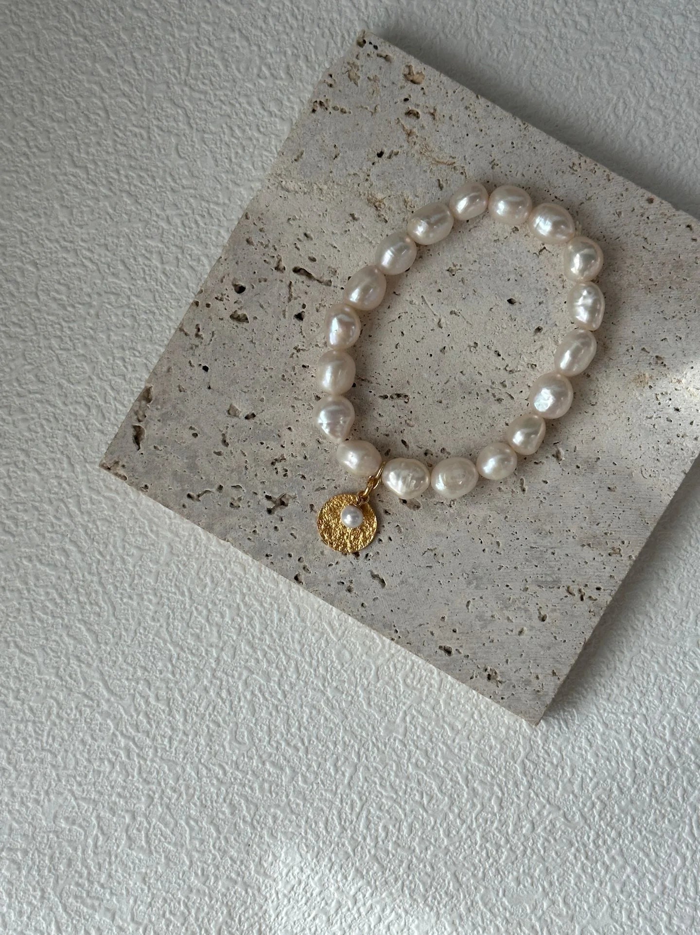 Vintage Gold Pendant Pearl Bracelet
