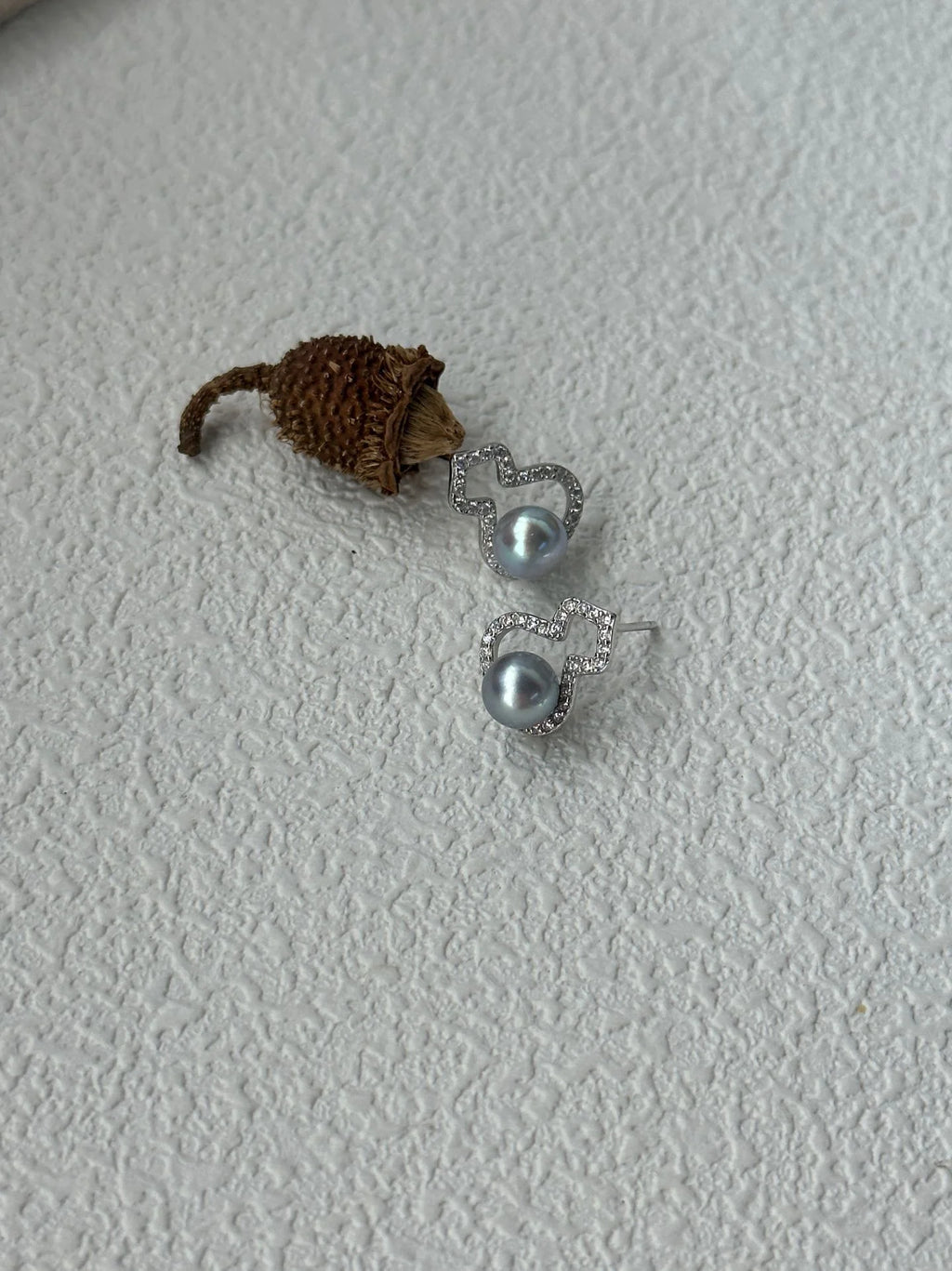 Madama Lattice Sparkle  Pearl Earrings