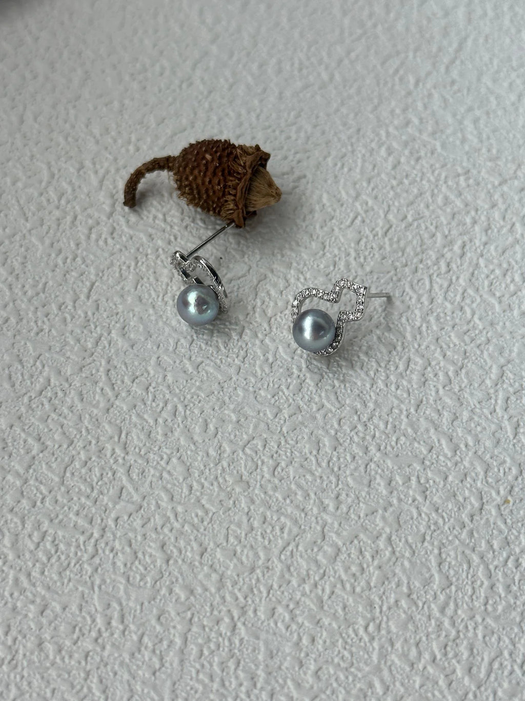 Madama Lattice Sparkle  Pearl Earrings