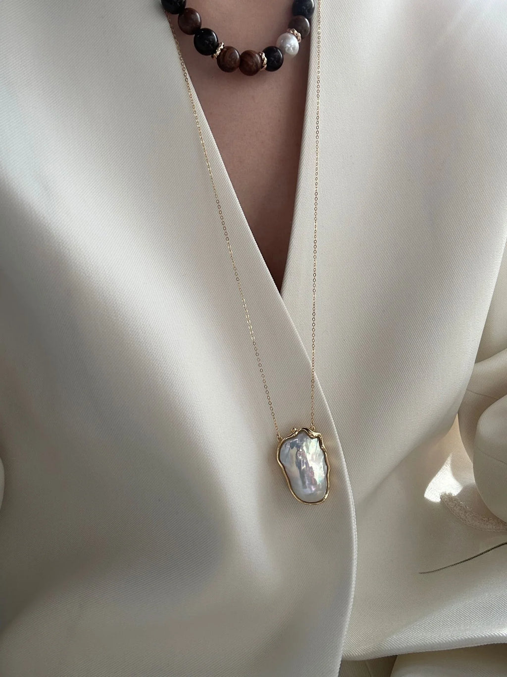 Vintage Pearl Glow Gold Necklace