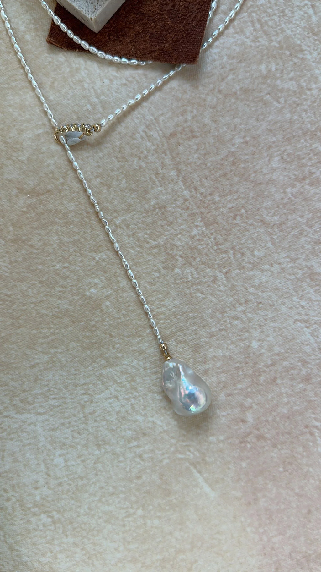 Luminous Drop Pearl Drawstring Lariat Necklace