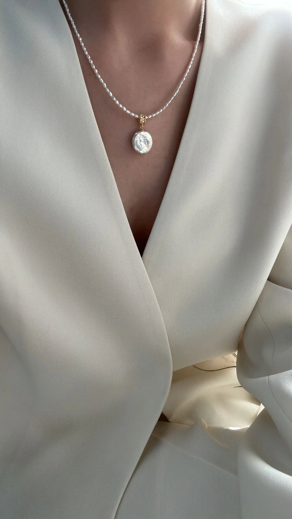 Roman Glow Woven Pearl Necklace